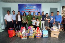 Chương trình “Mẹ đỡ đầu” và “Ngôi nhà hạnh phúc” - điểm tựa lan toả yêu thương