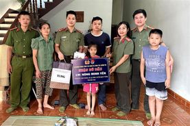 Thiết thực và nhân văn từ chương trình “Em nuôi của Đoàn”