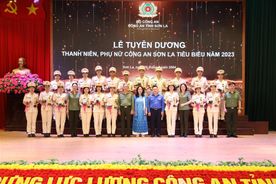 Tuyên dương 20 thanh niên, phụ nữ tiêu biểu Công an Sơn La
