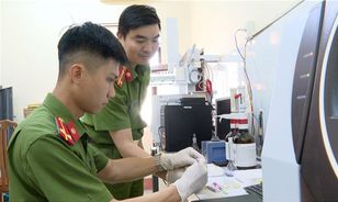 Thầm lặng sau những thành tích, chiến công