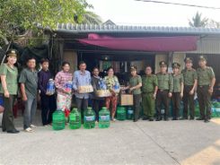 Công an tỉnh Cà Mau chia sẻ, giúp đỡ người dân vùng khô hạn
