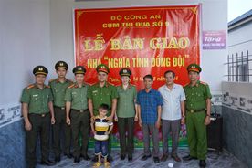 Cụm thi đua số 9, Bộ Công an trao nhà “Nghĩa tình đồng đội”