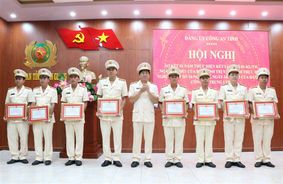 Kiên Giang: Sơ kết 03 năm thực hiện Kết luận số 01 của Bộ Chính trị và 01 năm thực hiện Nghị quyết số 16 của Đảng ủy Công an Trung ương