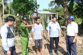 Trà Vinh: Khảo sát xây nhà Đại đoàn kết tặng người dân