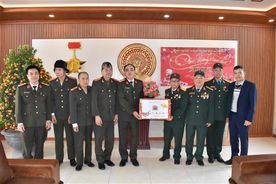 Công an Ninh Bình thăm, tặng quà các thương binh, bệnh binh tại Trung tâm Điều dưỡng thương binh Nho Quan