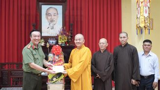 Công an tỉnh Long An chúc mừng Đại lễ Phật đản, Phật lịch 2568