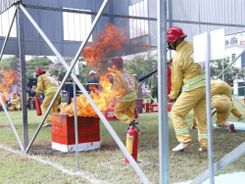Hà Tĩnh: Sôi nổi chung kết Hội thi nghiệp vụ “Tổ liên gia an toàn phòng cháy, chữa cháy”