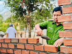 Ninh Thuận: Phát huy vai trò của lực lượng Công an trong thực hiện chương trình xóa nhà tạm, nhà dột nát