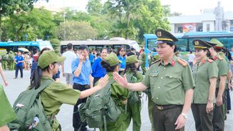 Xuất quân chương trình "Học làm chiến sĩ Công an"