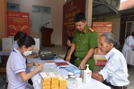 Quảng Nam: Tổ chức thu mẫu ADN thân nhân liệt sĩ phục vụ xác định danh tính hài cốt liệt sĩ