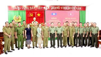 Đoàn đại biểu Công an tỉnh Chămpasắk (Lào) đến thăm, làm việc tại Công an tỉnh Bình Phước