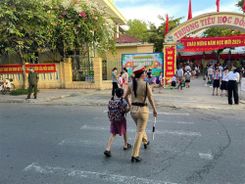 Quảng Bình: Đảm bảo trật tự an toàn giao thông cho học sinh đến trường
