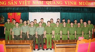 Khai giảng Lớp bồi dưỡng cập nhật kiến thức mới, kiến thức nâng cao dành cho Trưởng, Phó trưởng Công an xã tại Công an tỉnh Bắc Ninh