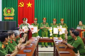 Ninh Thuận: Khen thưởng đột xuất thành tích triệt xóa chuyên án ma túy