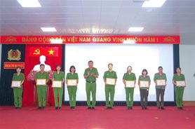 Thái Nguyên: Trao thưởng cuộc thi viết “Tìm hiểu Luật Căn cước trong Công an nhân dân”
