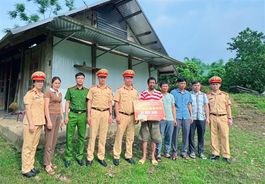 Tuyên Quang: Trao kinh phí hỗ trợ xây nhà tặng hộ nghèo tại huyện Yên Sơn