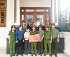 Công an tỉnh Lào Cai hỗ trợ kinh phí xây dựng nhà ở tặng cán bộ có hoàn cảnh khó khăn