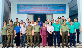 Quảng Ngãi: Bàn giao nhà tặng hộ gia đình có hoàn cảnh khó khăn