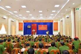 Tập huấn về bảo vệ môi trường, ứng phó với biến đổi khí hậu cho Công an cấp xã