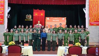 Sơ kết 02 năm thực hiện phong trào thi đua “Phụ nữ Công an bản lĩnh, nhân văn, kỷ cương, trách nhiệm, vì an ninh Tổ quốc, vì hạnh phúc gia đình”