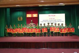 Bế mạc Đại hội khỏe “Vì an ninh Tổ quốc” lần thứ IX và Hội thi điều lệnh, quân sự, võ thuật CAND lần thứ VI - Khu vực 4