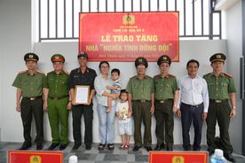 Cụm thi đua số 8 trao nhà nghĩa tình đồng đội