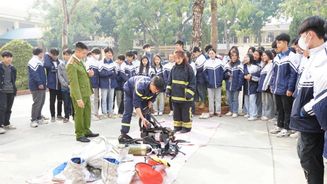Tuyên truyền phòng cháy, chữa cháy và cứu nạn, cứu hộ tại Trường THPT Triệu Sơn I