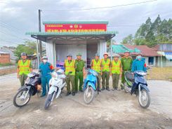 Chốt an ninh, an toàn, an dân và ứng cứu nhanh của Công an xã