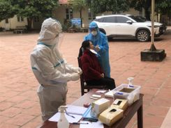 Những “chiến sỹ áo trắng” trên tuyến đầu chống dịch