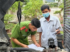 Long An: Tạo điều kiện thuận lợi cho người dân đăng ký xe tại cơ sở
