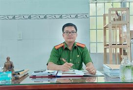 Chuyên gia giải mã tử thi với nhiều thành tích ấn tượng