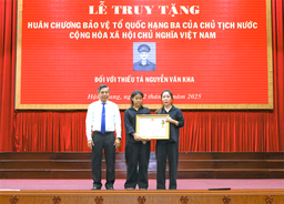 Truy tặng Huân chương Bảo vệ Tổ quốc hạng Ba cho Thiếu tá Nguyễn Văn Kha