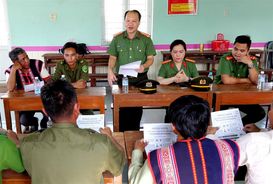 Bình Định: Tăng cường tuyên truyền phòng chống tội phạm lừa đảo trên không gian mạng cho đồng bào dân tộc thiểu số