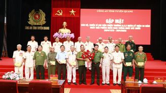 Công an tỉnh Tuyên Quang gặp mặt cán bộ Công an chi viện chiến trường miền Nam thời kỳ kháng chiến chống Mỹ cứu nước