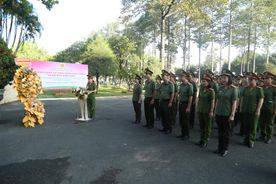 Công an tỉnh Bình Dương báo công dâng Bác