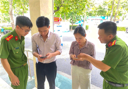 Công an tỉnh Phú Thọ gần dân, sát dân, đồng hành cùng Nhân dân góp ý Hiến pháp qua nền tảng số VneID