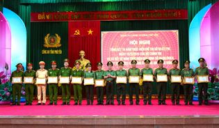 Công an Phú Yên tổng kết 10 năm thực hiện chỉ thị 05 và sơ kết 2 năm thực hiện quy định số 09