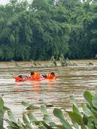 Lai châu: Mưa lũ dữ dội, Công an dầm mình giúp dân ổn định cuộc sống