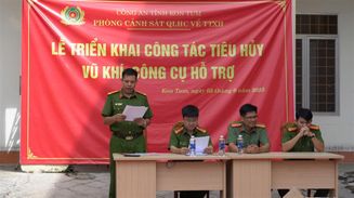 Kon Tum: Tiêu huỷ hơn 1.600 vũ khí thô sơ, vật liệu nổ công cụ hỗ trợ