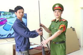 Lào Cai: Công an thị trấn Bắc Hà làm tốt công tác tuyên truyền người dân giao nộp vũ khí, vật liệu nổ, công cụ hỗ trợ