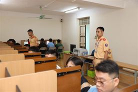 Công an tỉnh Hưng Yên tổ chức kỳ sát hạch, cấp Giấy phép lái xe ô tô đợt đầu tiên