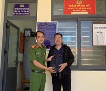 Bình Thuận: Nhanh chóng truy tìm và trao trả lại tài sản bị đánh rơi cho du khách