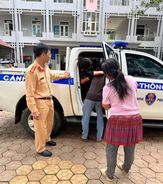 Người dân cảm ơn Công an tỉnh Yên Bái kịp thời hỗ trợ sản phụ trở dạ giữa đường