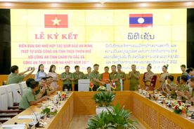 Ký kết ghi nhớ hợp tác đảm bảo an ninh, trật tự với Công an nước bạn Lào