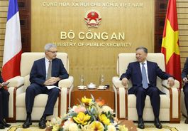 Bộ trưởng Tô Lâm tiếp Đại sứ Pháp Nicolas Warnery