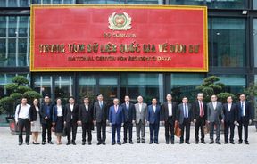 Tăng cường hợp tác trong lĩnh vực chuyển đổi số với nước bạn Lào