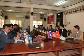 Đoàn công tác Công an tỉnh Nam Định thăm và làm việc tại Công an tỉnh U Đôm Xay (Lào)