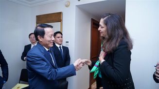 Bộ trưởng Lương Tam Quang làm việc với Thứ trưởng Ngoại giao Hoa Kỳ Uzra Zeya