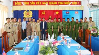Tăng cường hợp tác giữa Văn phòng BLO tỉnh An Giang và Văn phòng BLO tỉnh TàKeo - Vương quốc Campuchia