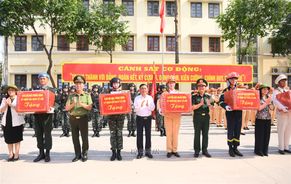 Tập trung cao độ, đoàn kết, hoàn thành xuất sắc nhiệm vụ tham gia diễu binh, diễu hành kỷ niệm 50 năm Ngày Giải phóng miền Nam, thống nhất đất nước